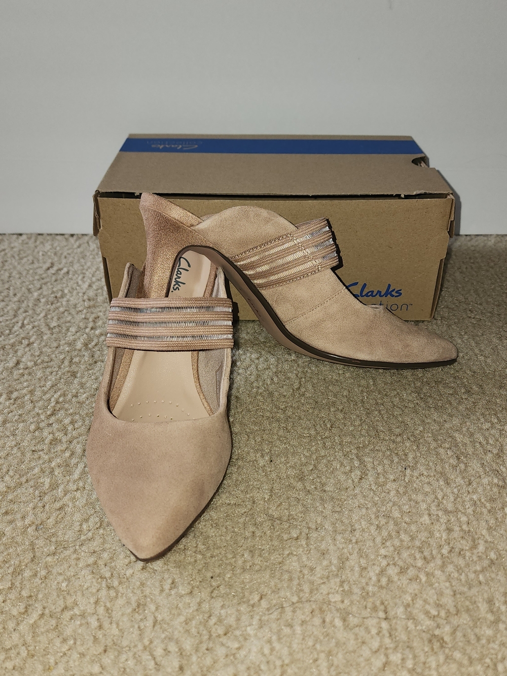 Clarks Collection Suede Pumps - Picture 3 of 5